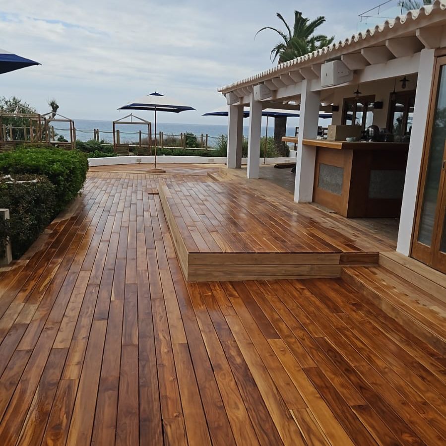 Pack of 10 teak slats for outdoor flooring (1.7 m² – 2×10×170 cm)