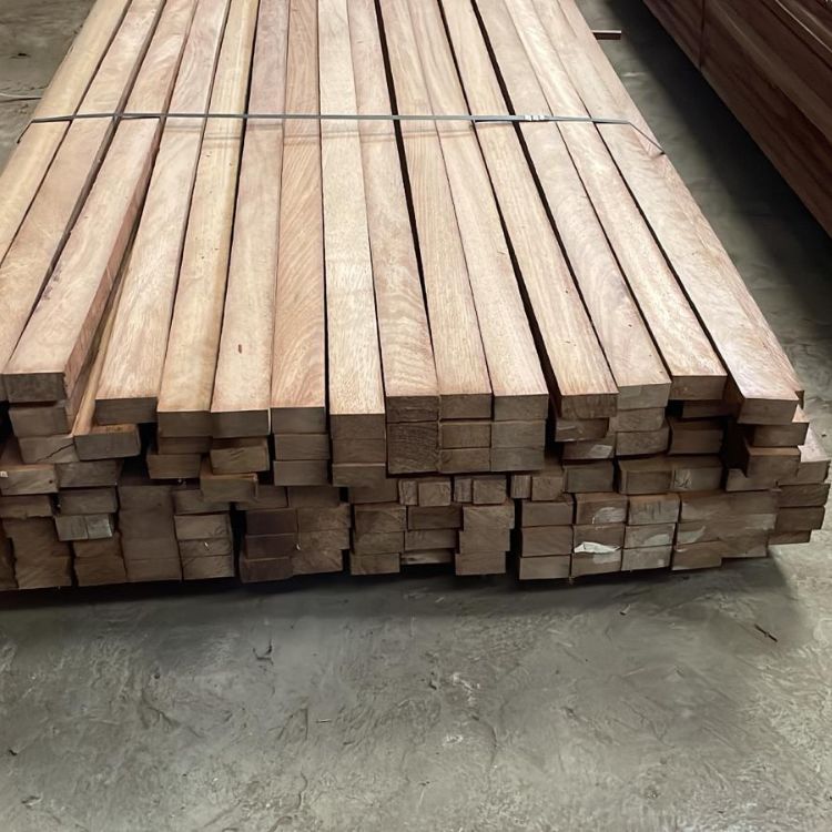 Pack de 10 rastreles de madera tropical 25x50x1800 mm